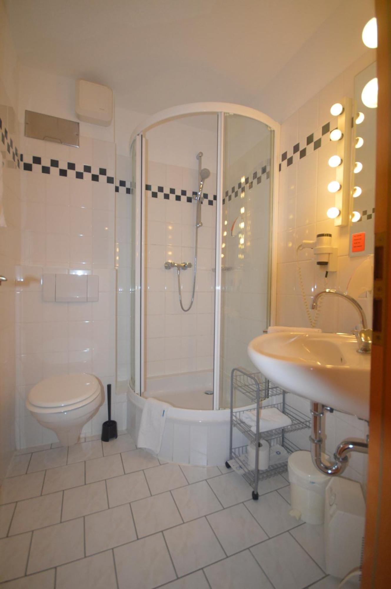 Zur Burgruine Frauenberg Hotel Ebsdorfergrund ภายนอก รูปภาพ